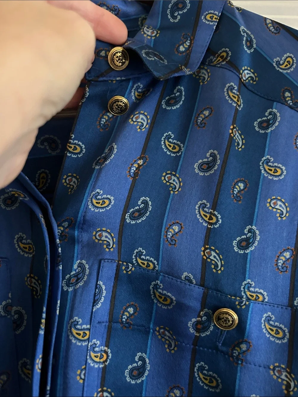 Vintage lightweight button
